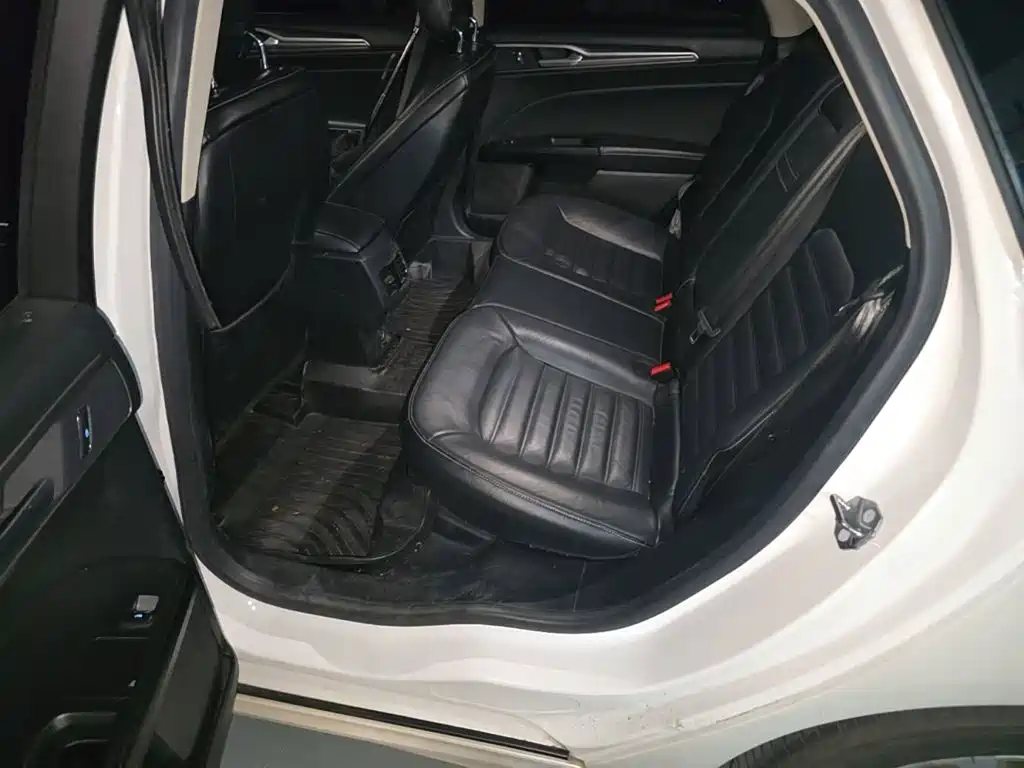 Ford Mondeo — миниатюра 17