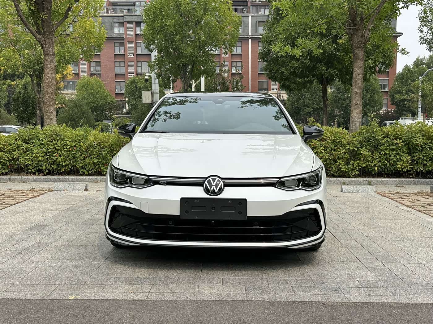 Volkswagen Golf 1.4 л 2022 г. Белый, пробег 36000 км