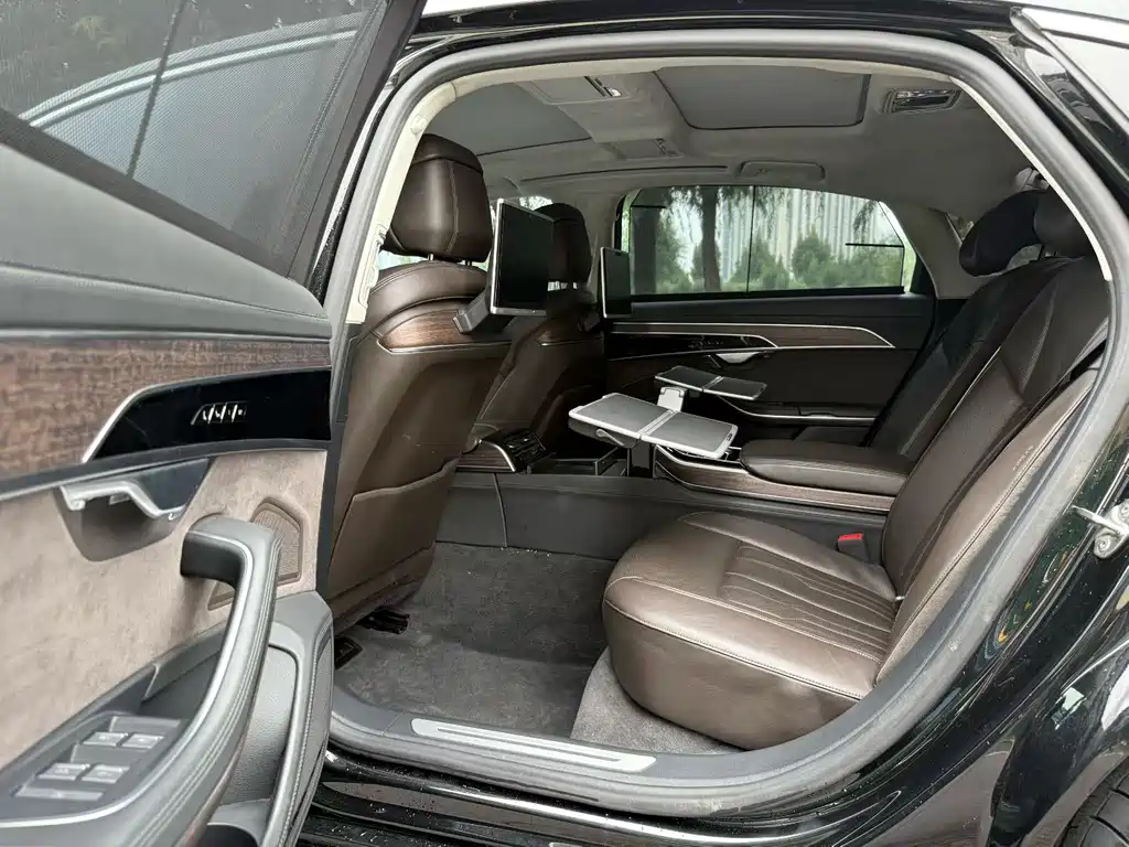 Audi A8 — миниатюра 6