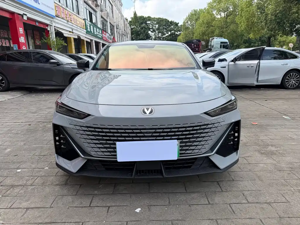 Changan UNI-V iDD — миниатюра 2