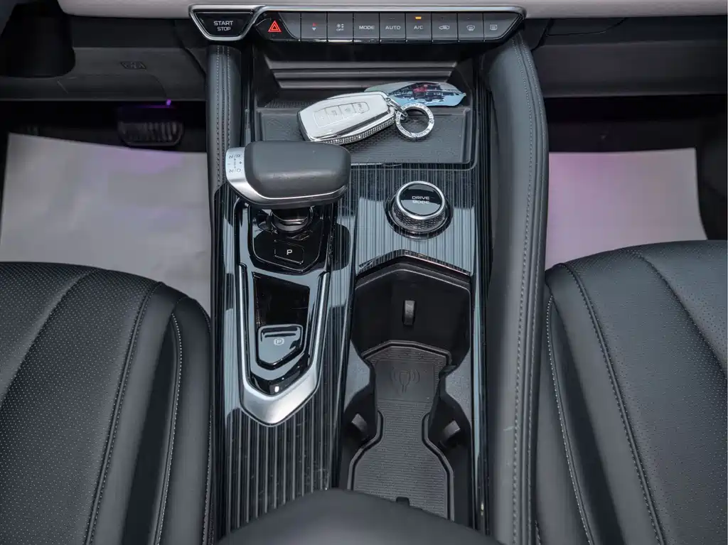 Geely Xingyue L — миниатюра 13