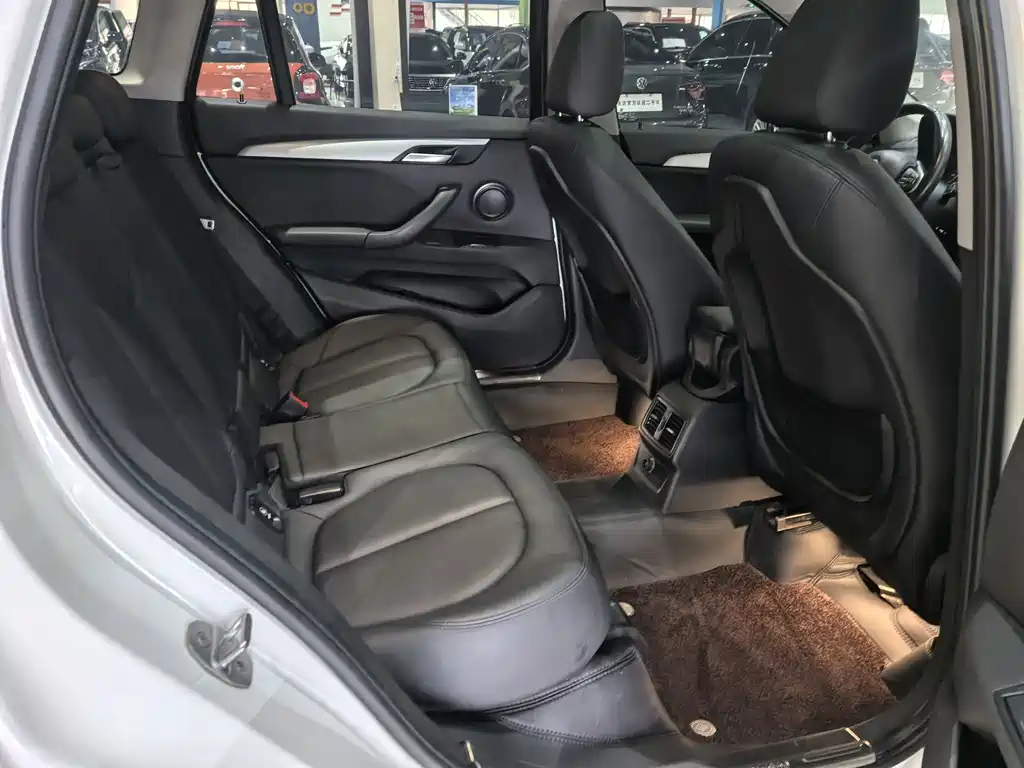 BMW X1 — миниатюра 14