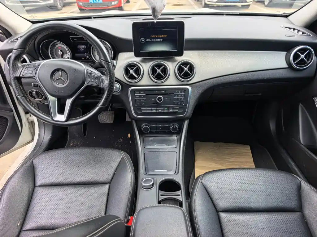 Mercedes-Benz GLA — миниатюра 10