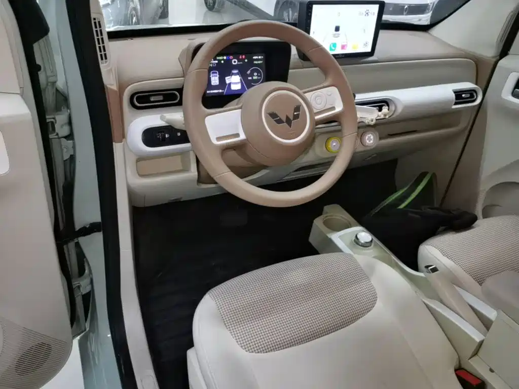 Wuling MINIEV — миниатюра 10