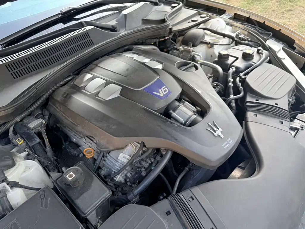 Maserati Quattroporte — миниатюра 19