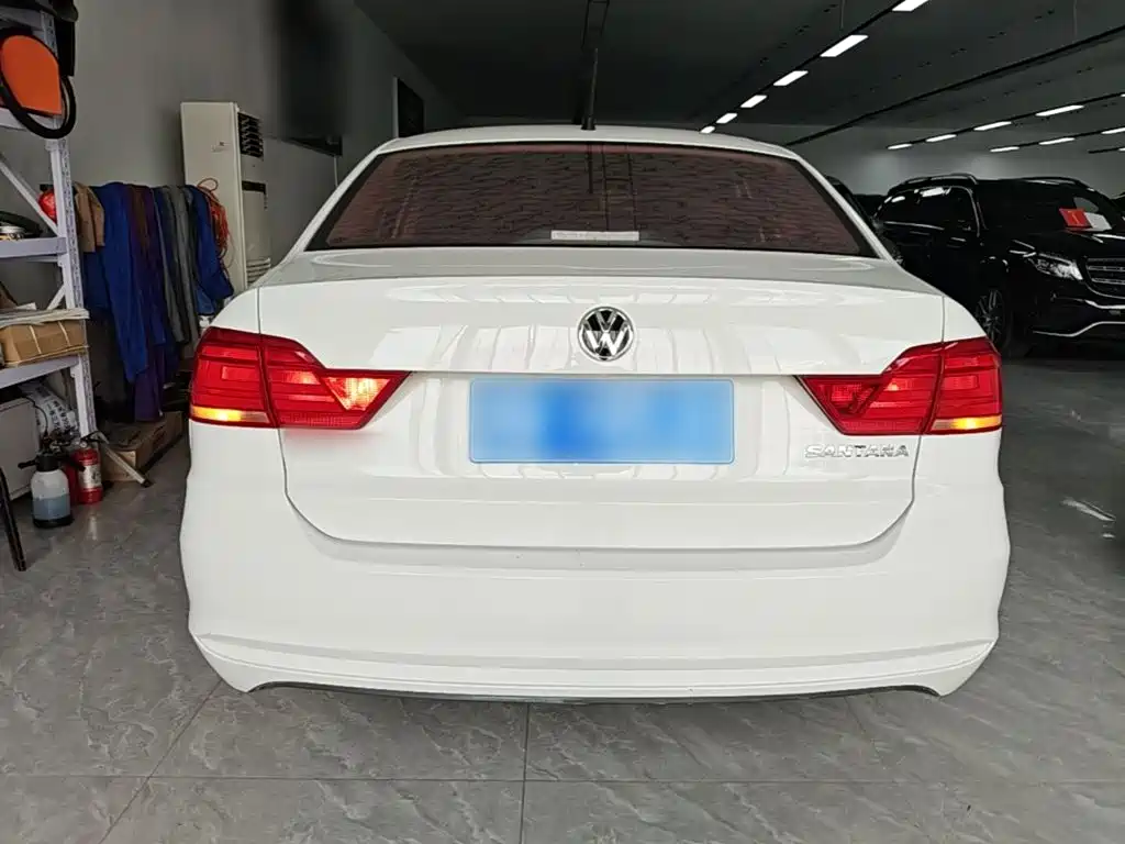 Volkswagen Santana — миниатюра 6