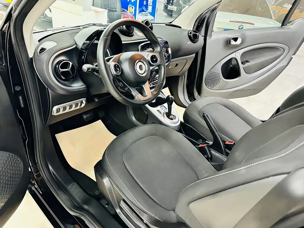 smart Smart Fortwo — миниатюра 23