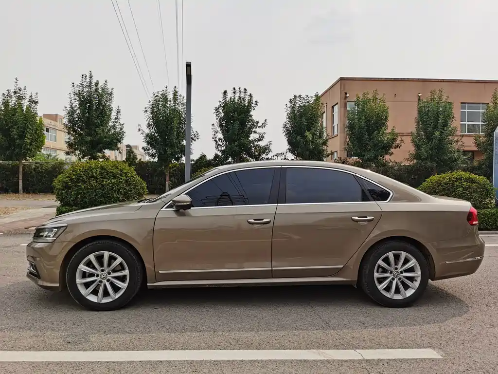 Volkswagen Passat — миниатюра 7