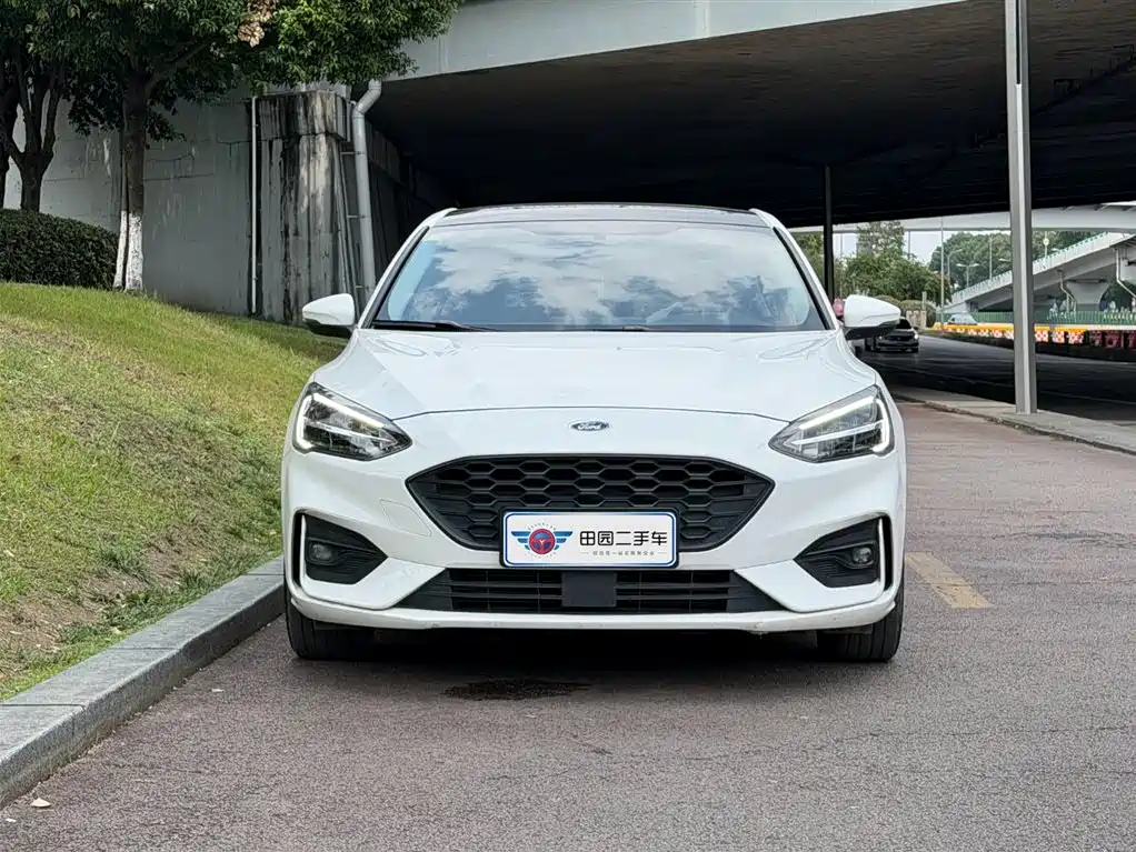 Ford Focus 2021 EcoBoost 180 AT