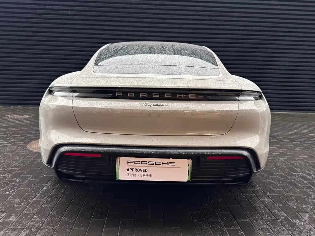Porsche Taycan — миниатюра 8