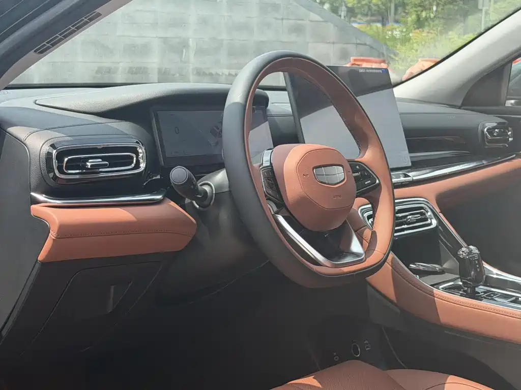 Geely Emgrand - фото 13