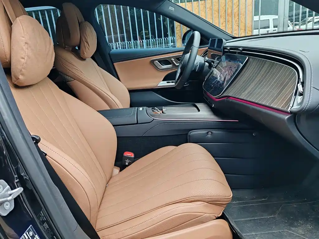 Mercedes-Benz E-Class — миниатюра 11