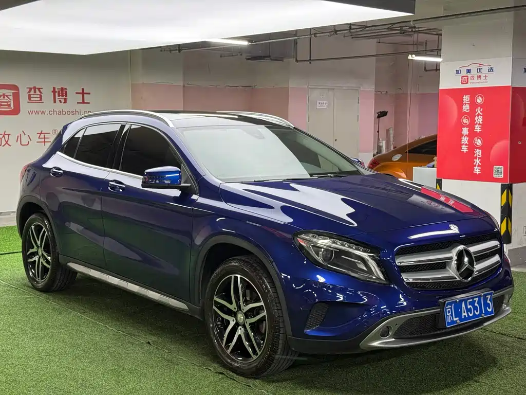 MERCEDES-BENZ  GLA