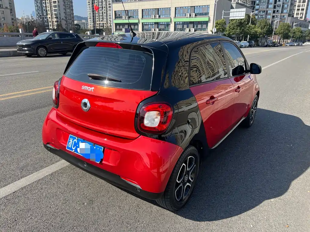 SMART FORFOUR