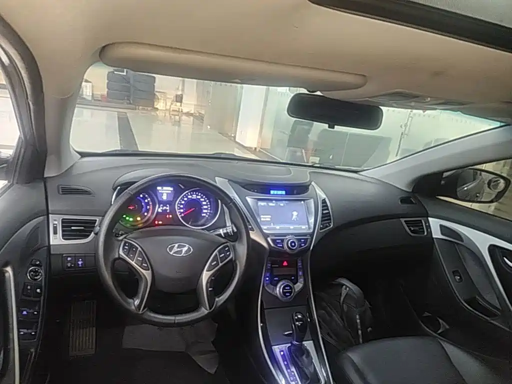 Hyundai Elantra Langdong — миниатюра 10