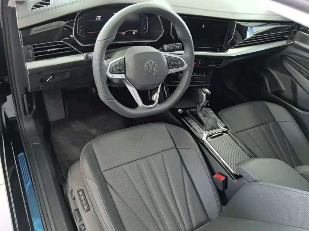 Volkswagen Passat 2025 330TSI Elite