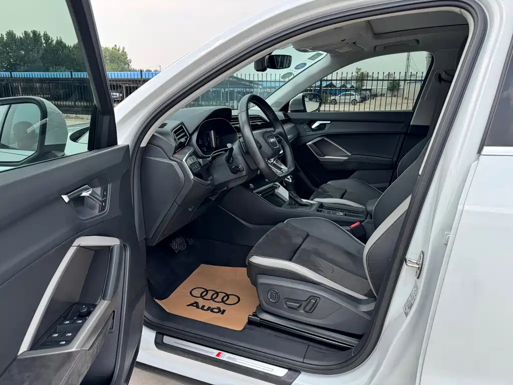 Audi Q3 — миниатюра 11
