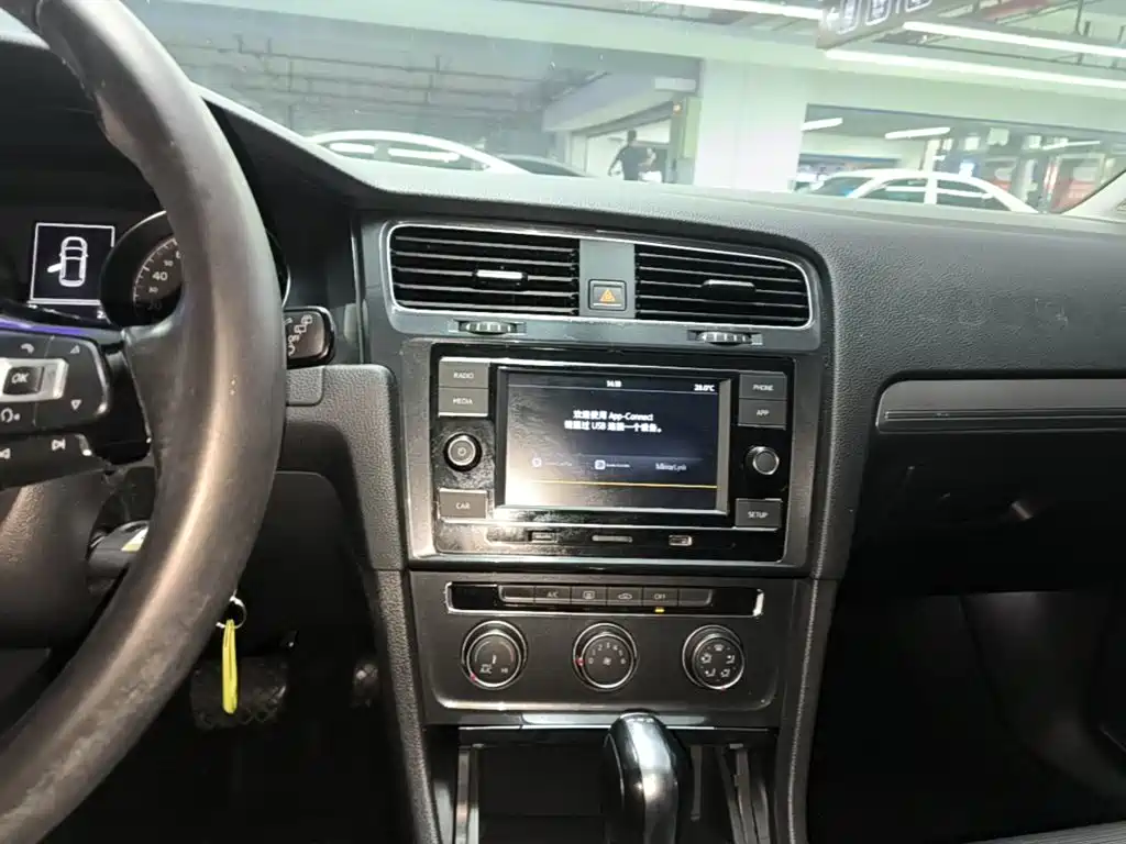Volkswagen Golf — миниатюра 13