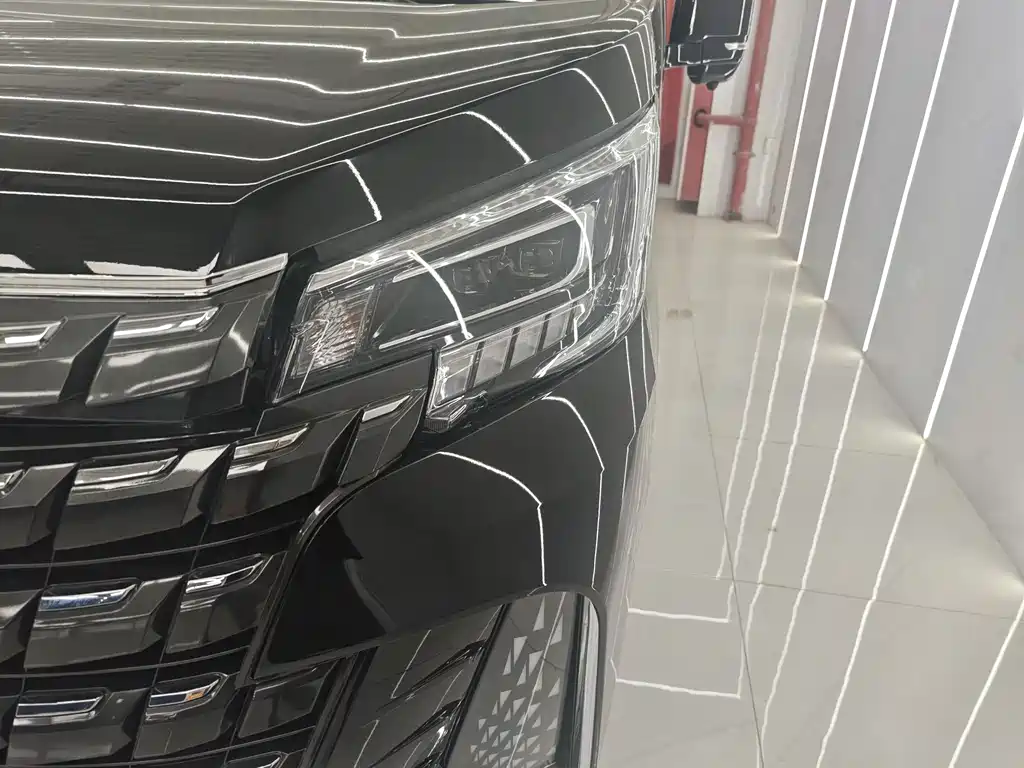 Toyota HiAce 2025 3.5L AT