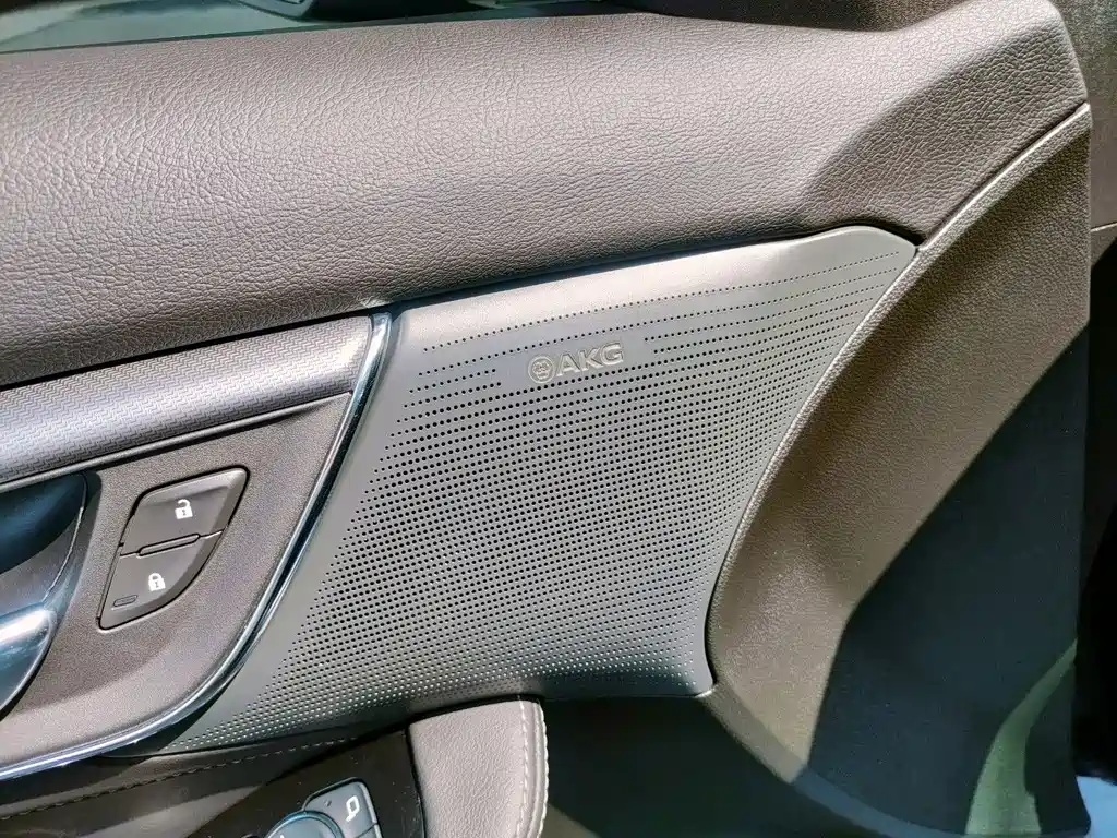Cadillac CT5 — миниатюра 14