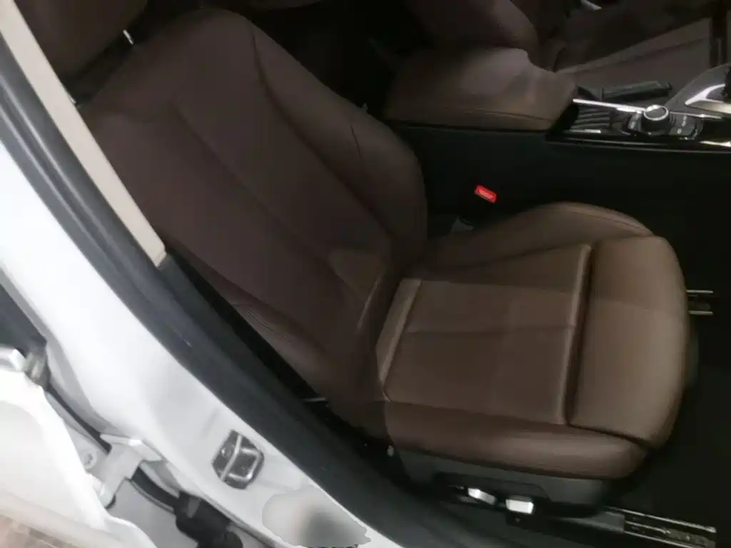 BMW 3 Series — миниатюра 25