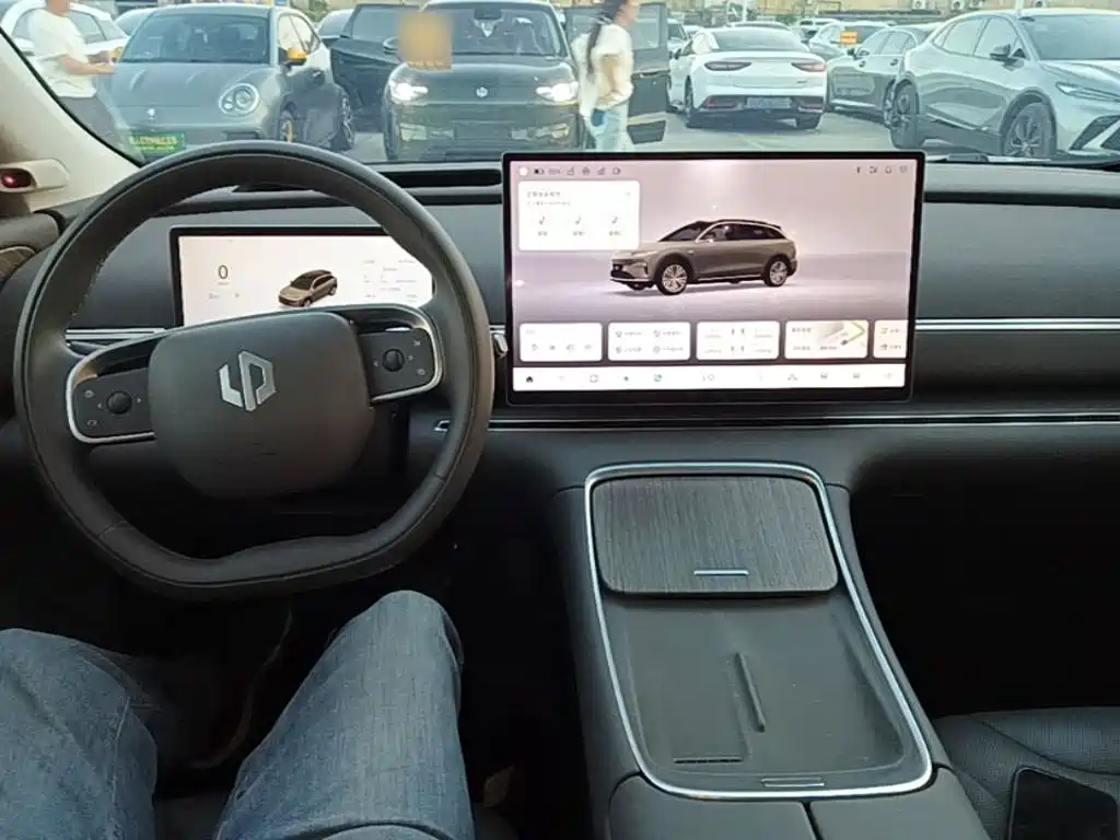Leapmotor Leapmotor C11 — миниатюра 10
