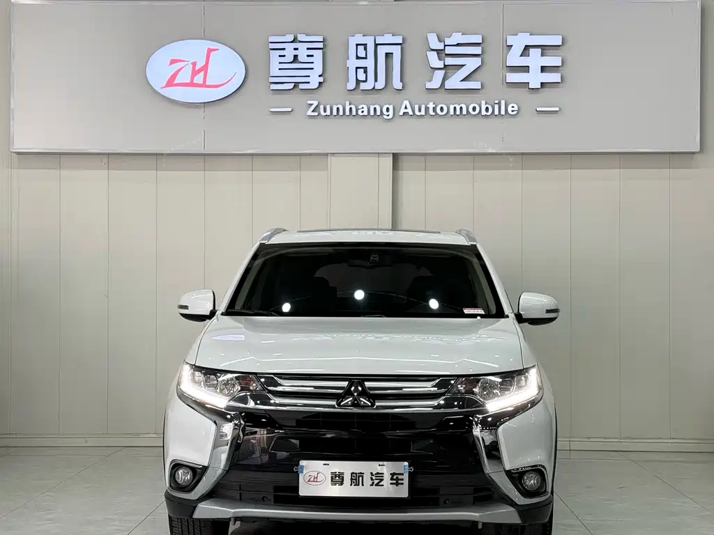 MITSUBISHI OUTLANDER