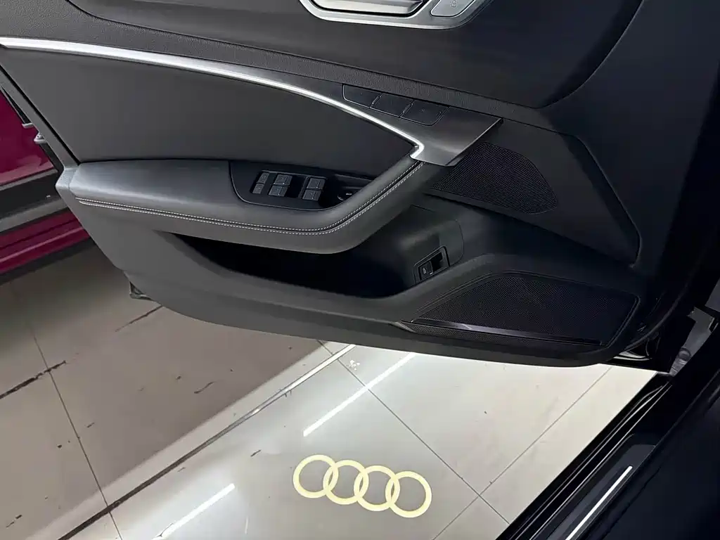 Audi A6L — миниатюра 6