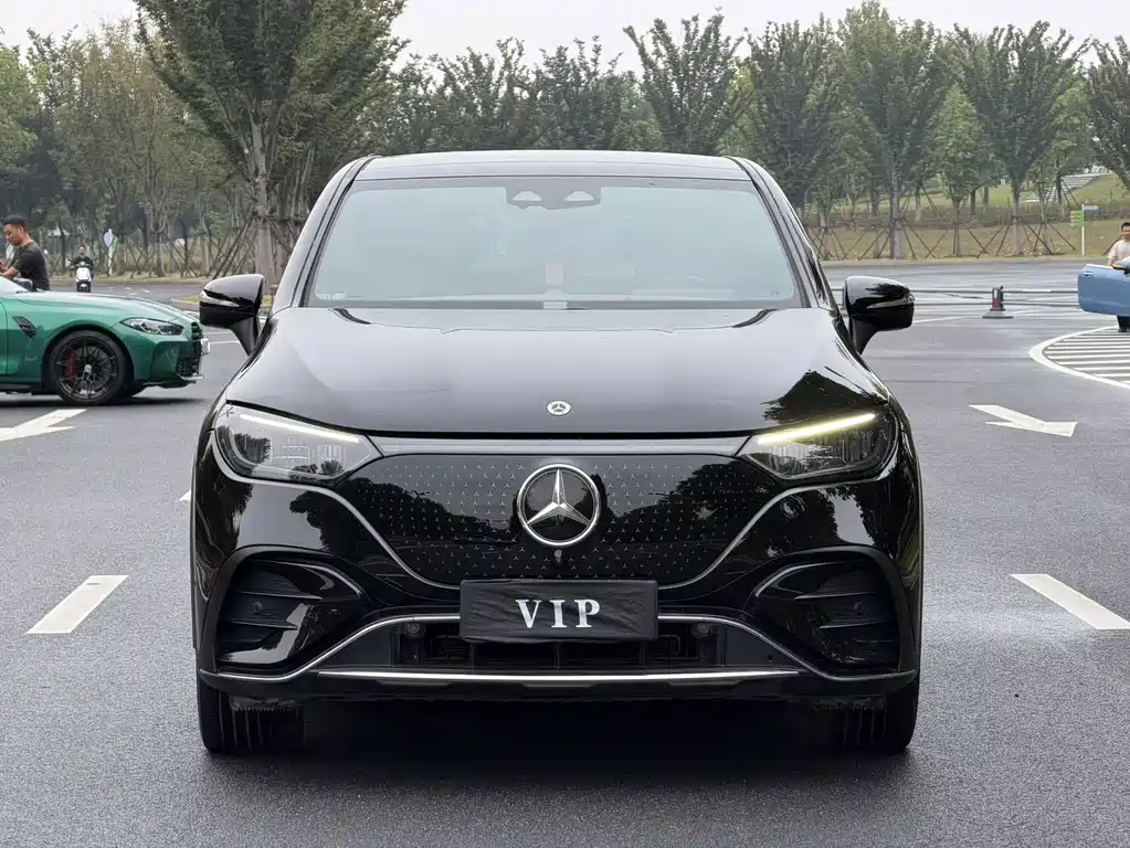 Mercedes-Benz EQE SUV — миниатюра 2