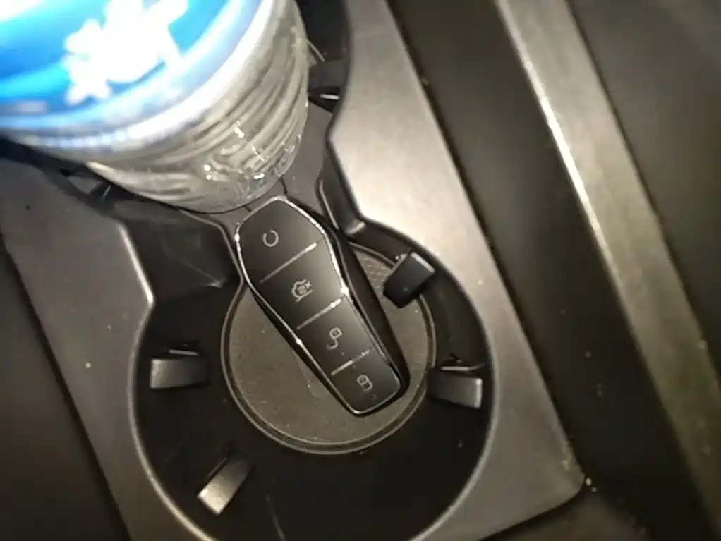 BYD Tang New Energy — миниатюра 9