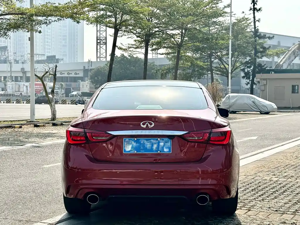 INFINITI Q50L