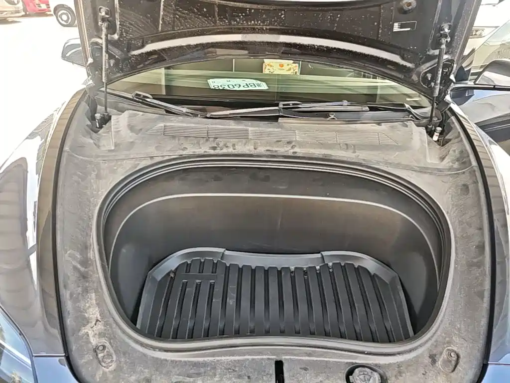 Tesla Model 3 — миниатюра 20