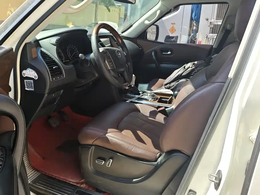 Nissan Patrol — миниатюра 9