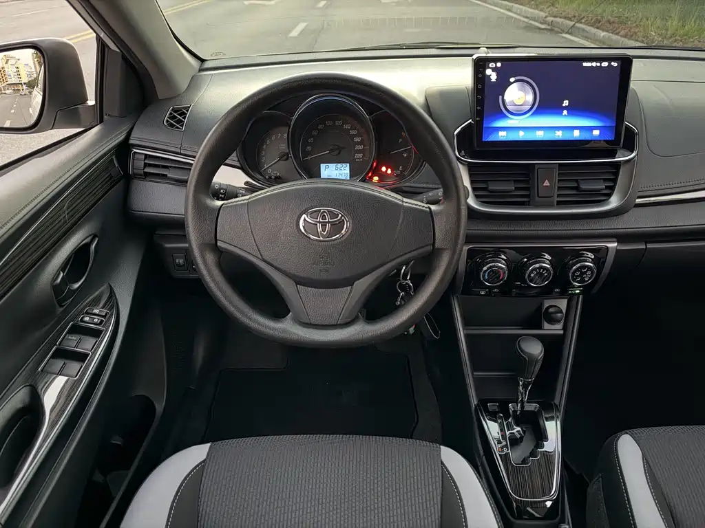 Toyota Yaris L — миниатюра 12