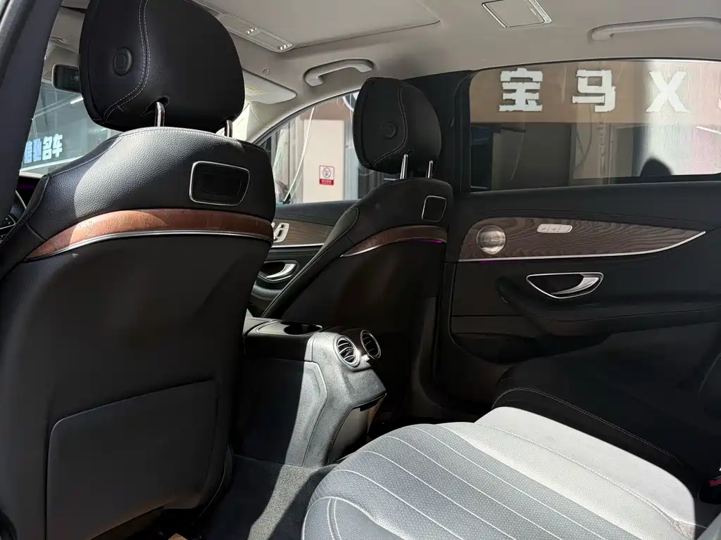 Mercedes-Benz E-Class — миниатюра 6