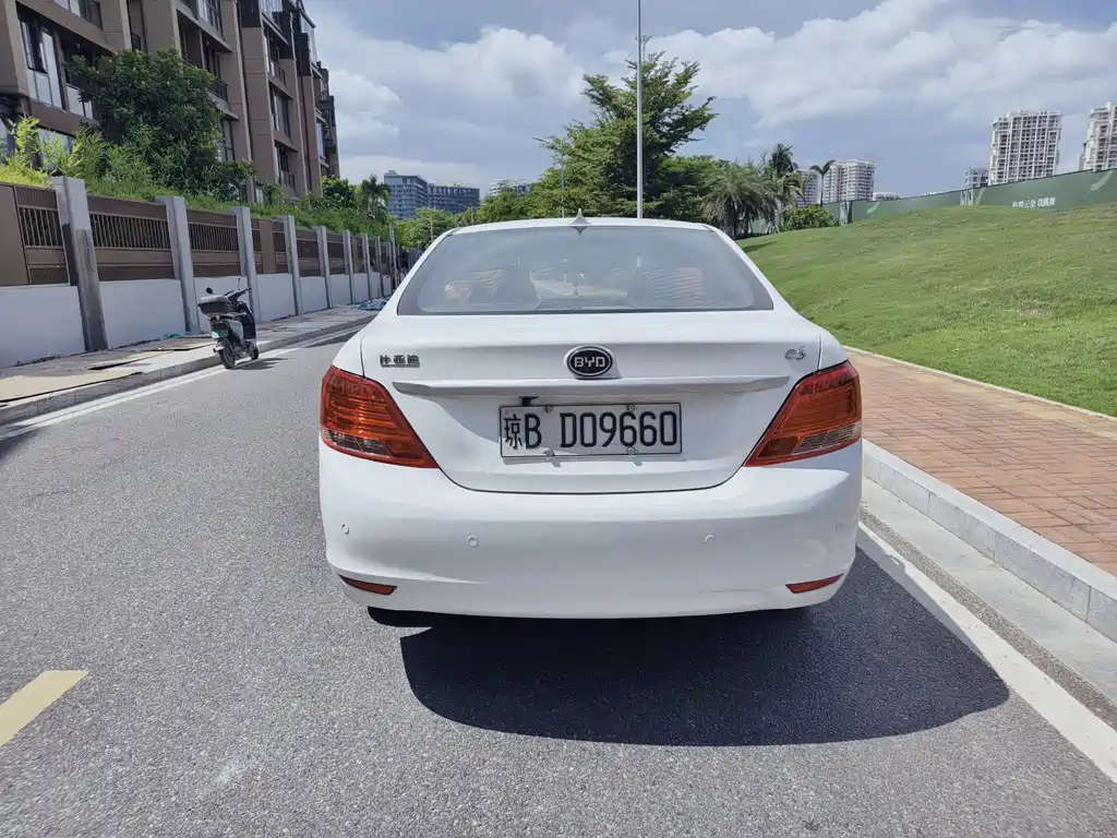 BYD e5 — миниатюра 4