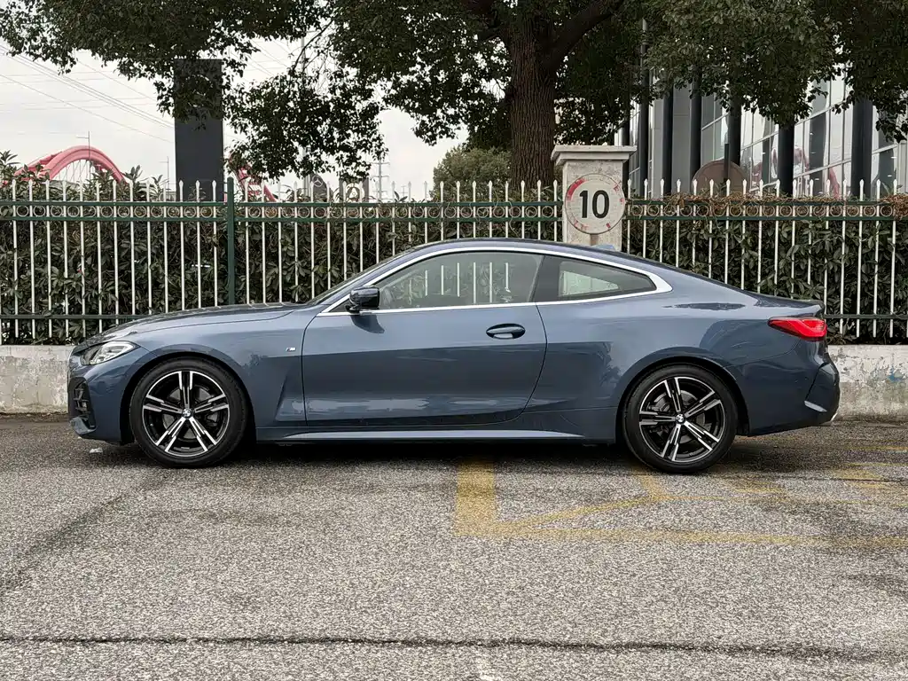 BMW 4 SERIES