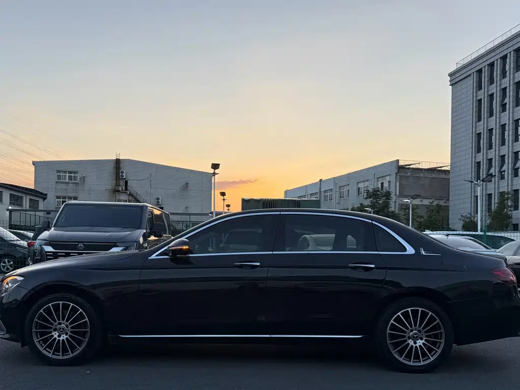 Mercedes-Benz E-Class — миниатюра 18