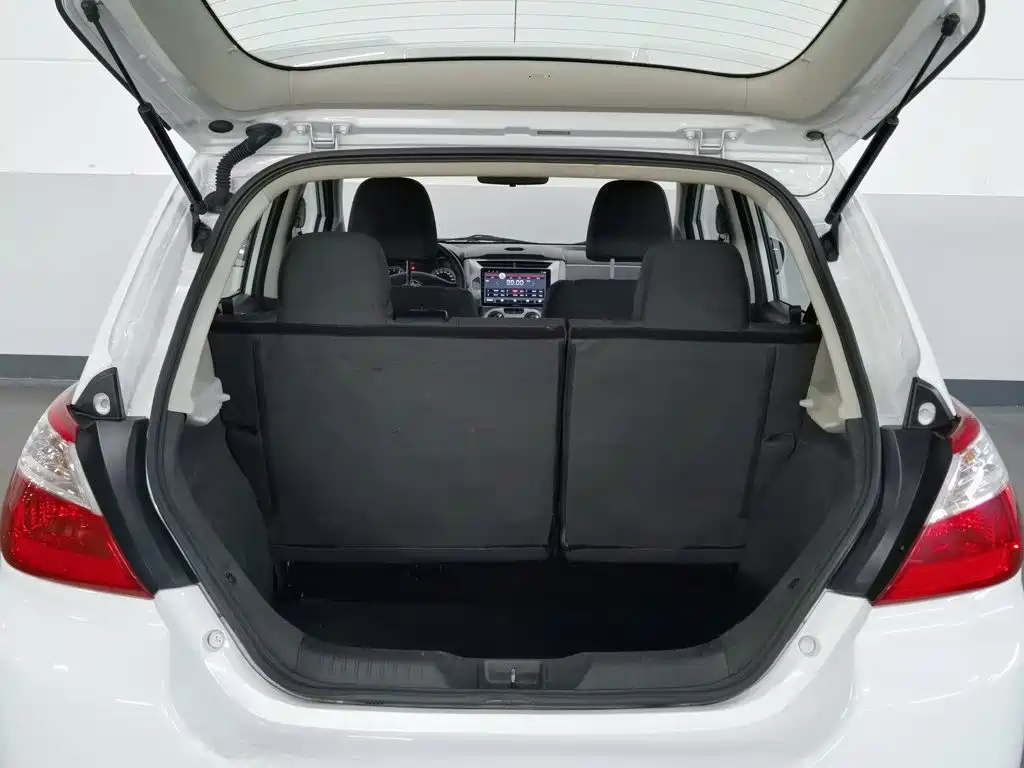 Venucia R50 — миниатюра 16