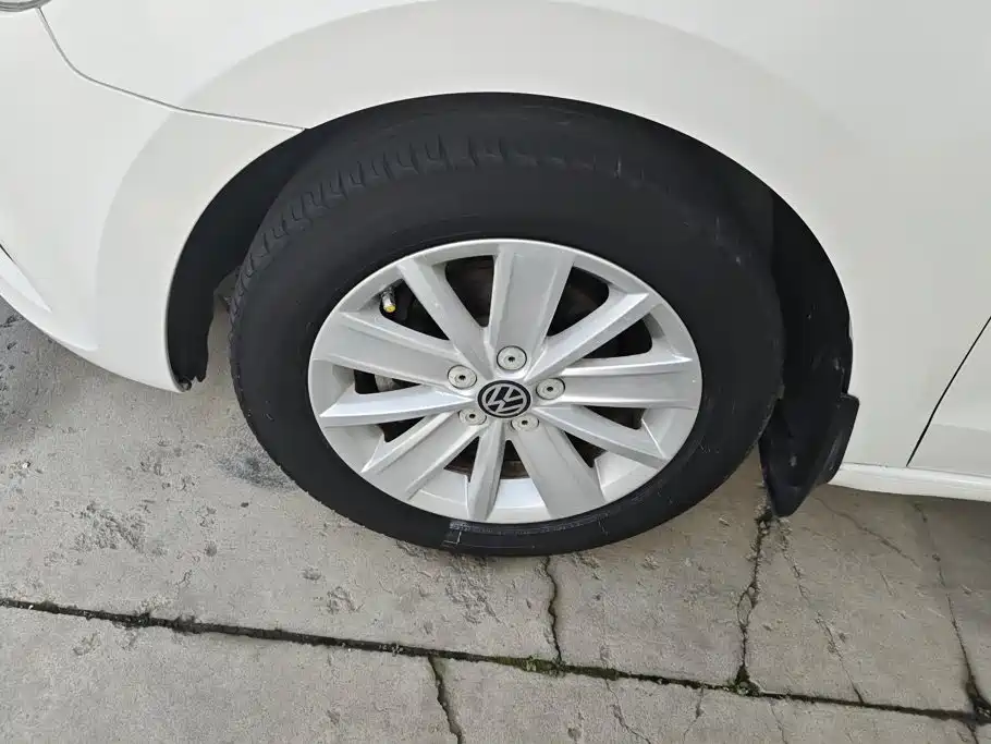 Volkswagen Jetta — миниатюра 6
