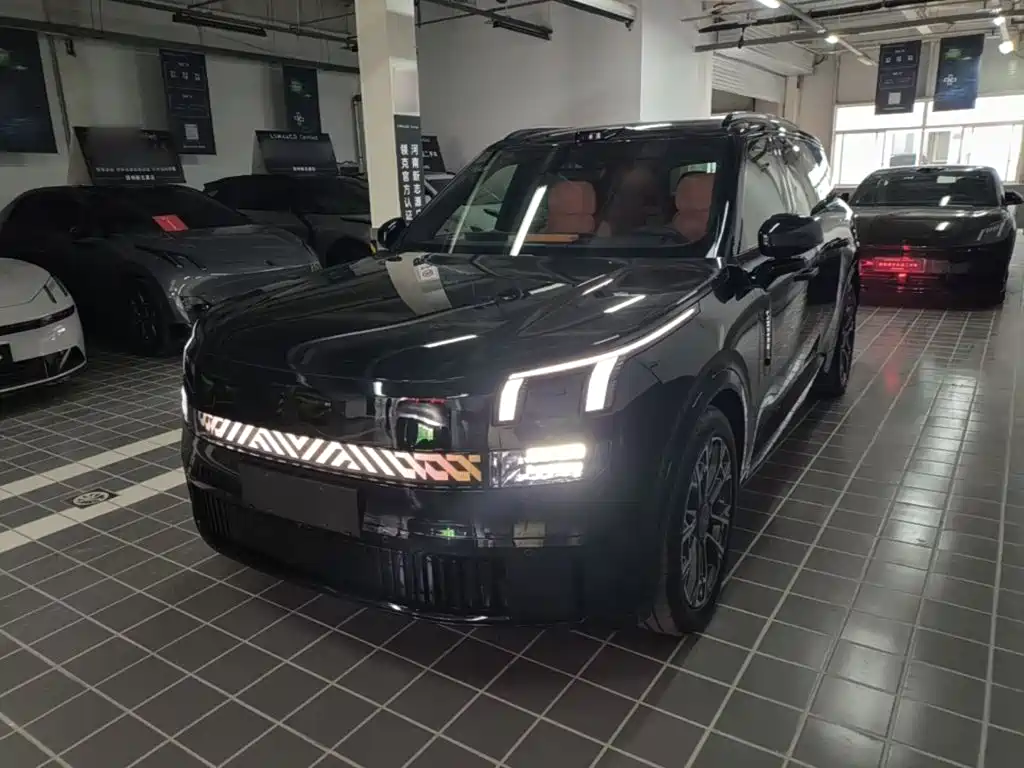 Lynk & Co 900 — миниатюра 2
