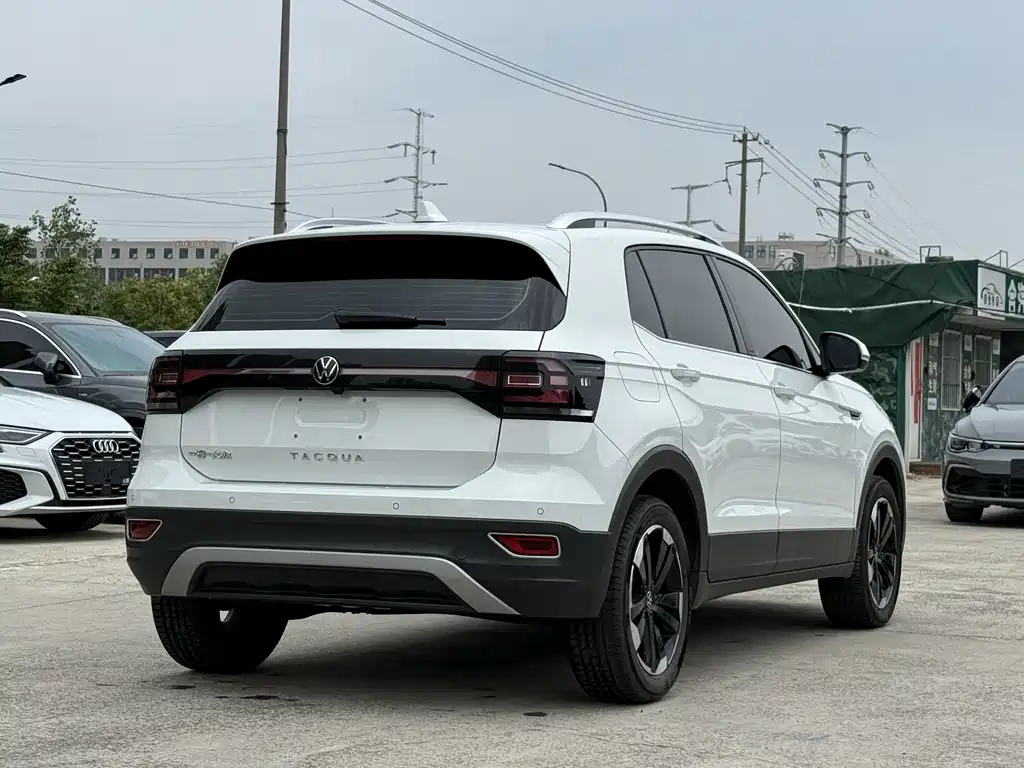 Volkswagen Tacqua 2021 1.5L AT Smart Connect