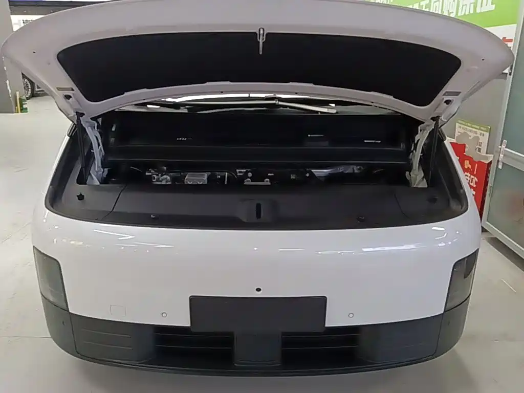 Li Auto Li MEGA — миниатюра 20