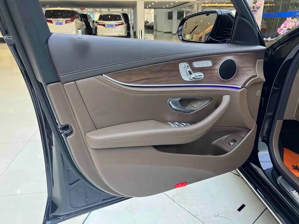 Mercedes-Benz E-Class E 2023 E 300 L Fashion