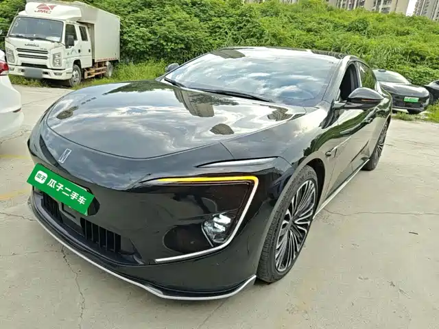 2025 Avatr 12