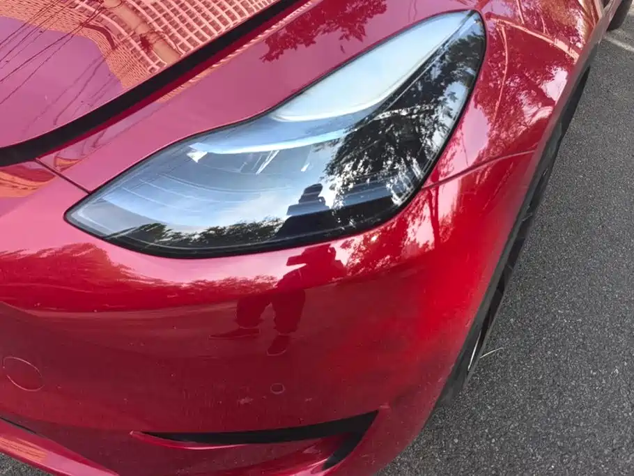 Tesla Model Y — миниатюра 5