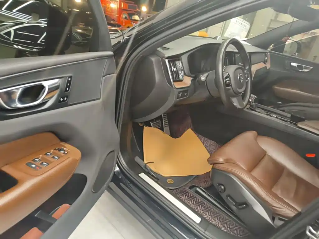 Volvo XC60 — миниатюра 16