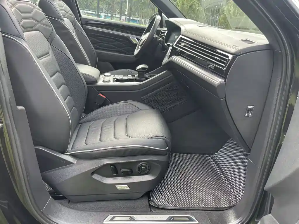 Volkswagen Touareg — миниатюра 13