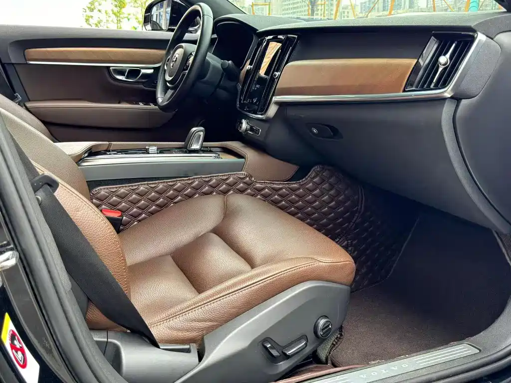 Volvo S90 — миниатюра 6