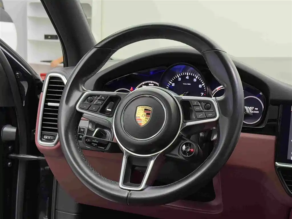 Porsche Cayenne Hybrid — миниатюра 13